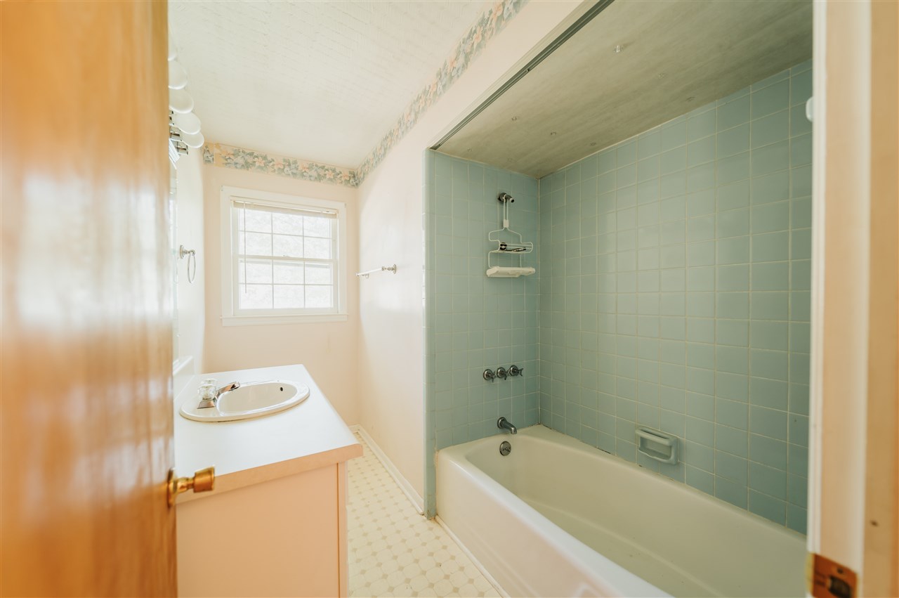 131 Tucker Road Spartanburg, SC 29306 - Photo 8 of 21 Gallery Image 8