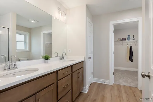 $599,900 | 2 Fieldstream Lane, Lancaster, NY 14086