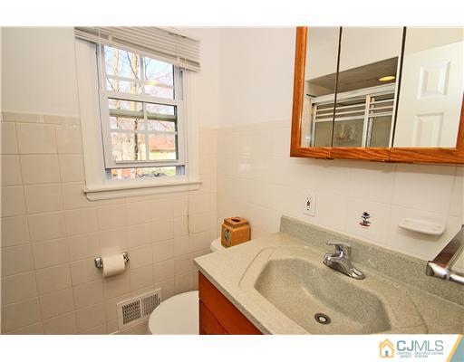 393 Sherman Road North Brunswick, NJ 08902 - Photo 18 of 25 Gallery Image 18