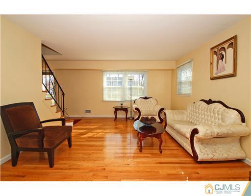 393 Sherman Road North Brunswick, NJ 08902 - Photo 5 of 25 Gallery Image 5