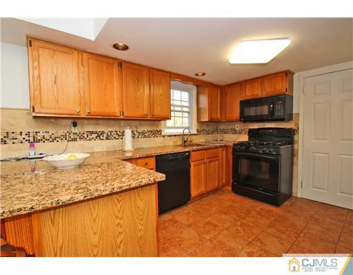 393 Sherman Road North Brunswick, NJ 08902 - Photo 9 of 25 Gallery Image 9