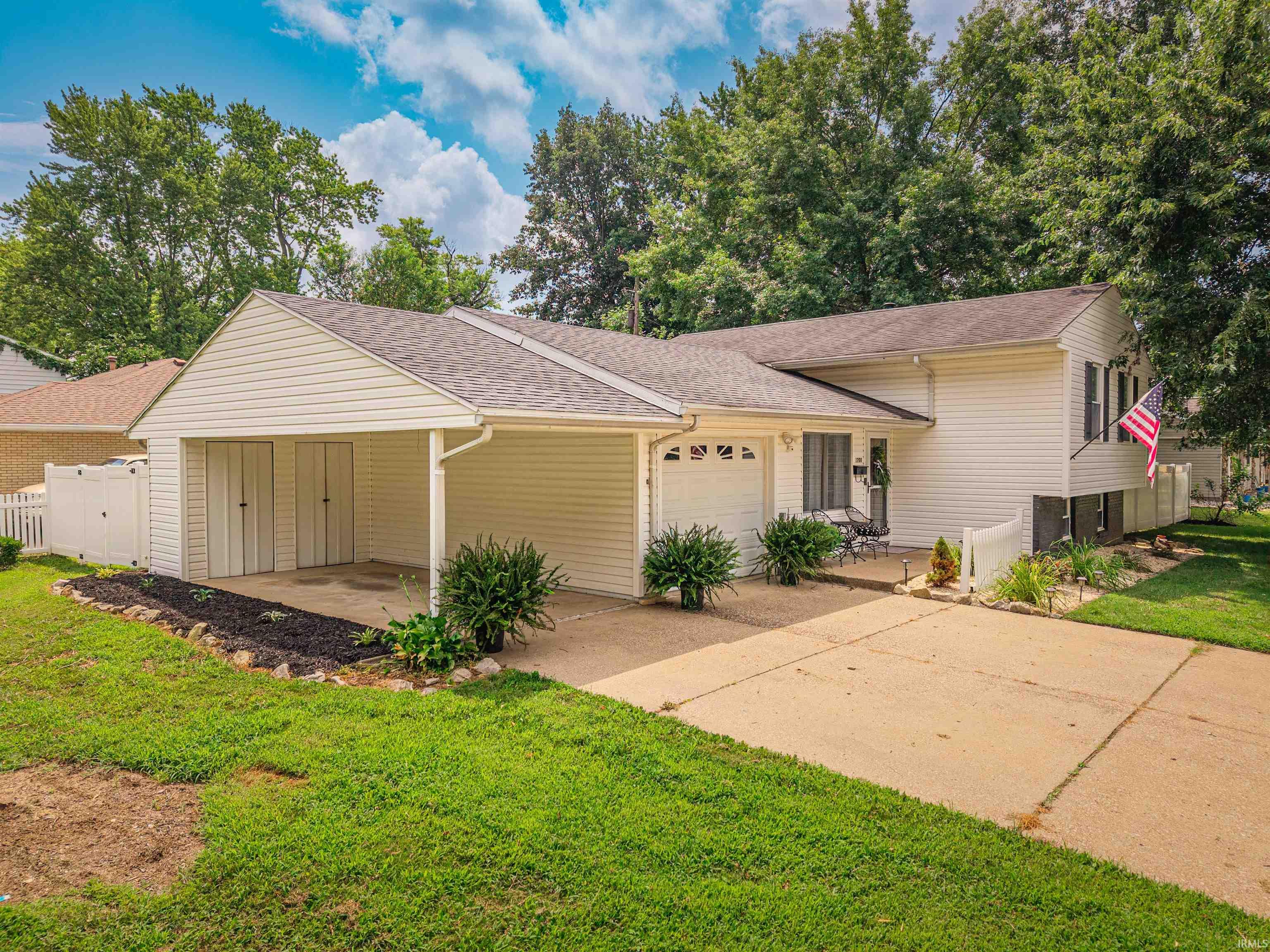1208 Stonebridge Road Evansville, IN 47710 - Photo 3 of 36 Gallery Image 3