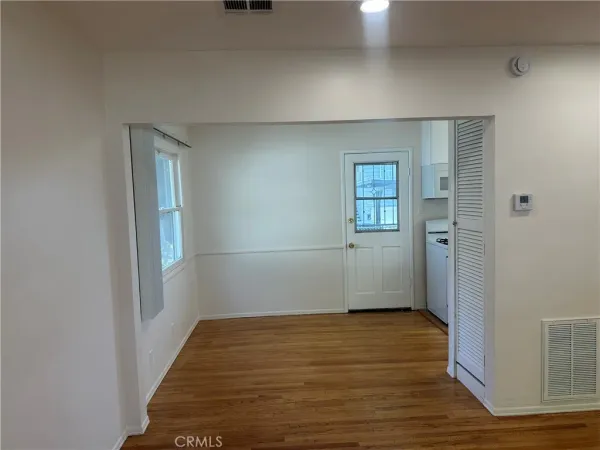 $3,300 | 1808 Oakwood Avenue, Unit 8, Glendale, CA 91208