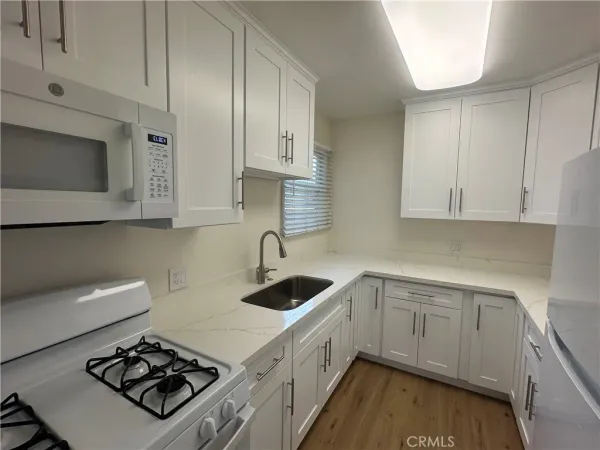 $3,300 | 1808 Oakwood Avenue, Unit 8, Glendale, CA 91208