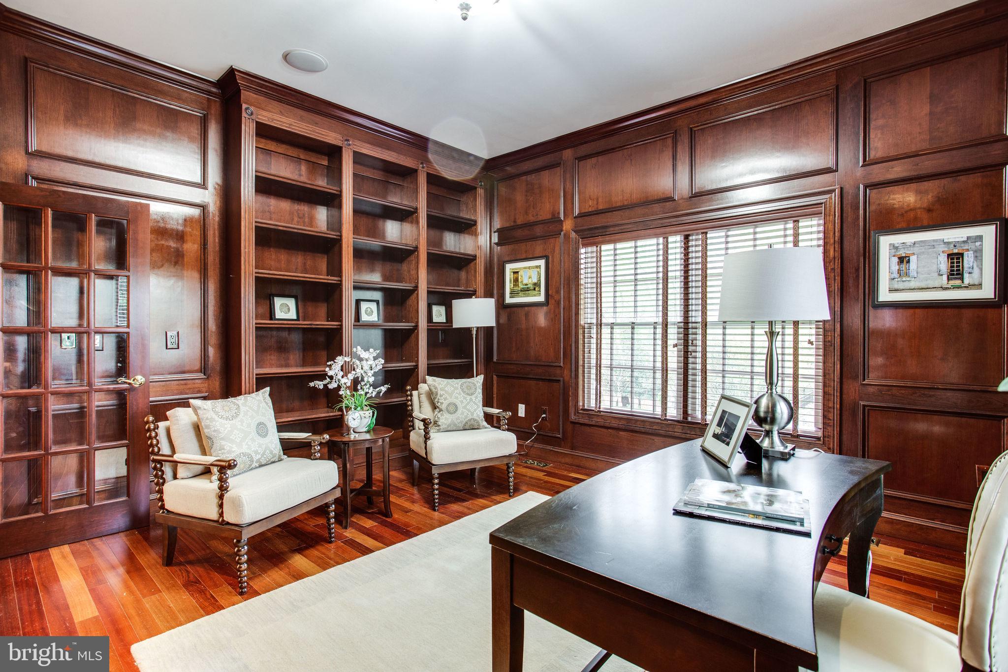 10301 Dunfries Road Vienna, VA 22181 - Photo 42 of 106 Main Floor Office