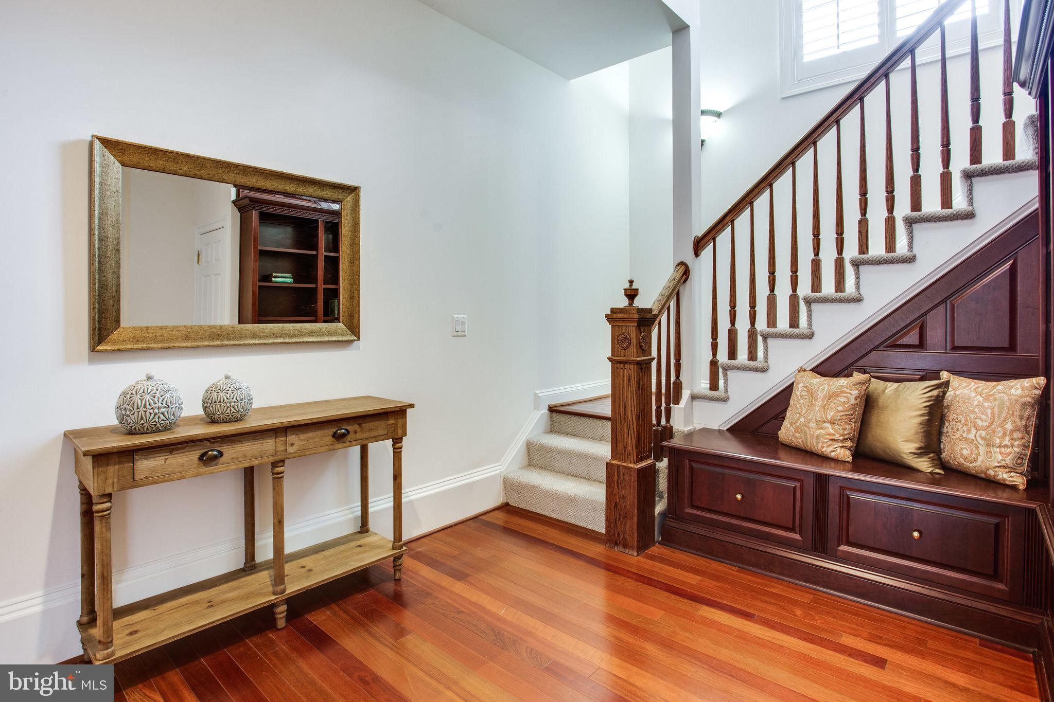 10301 Dunfries Road Vienna, VA 22181 - Photo 48 of 106 Second Staircase