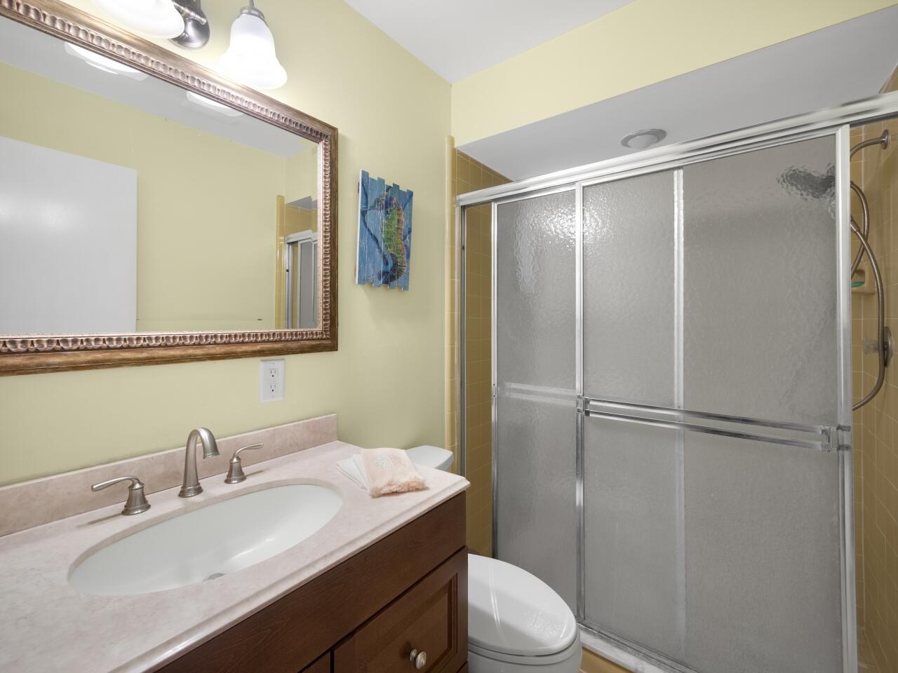 8574 Southeast Seagrape Way Hobe Sound, FL 33455 - Photo 24 of 38 2nd Bath