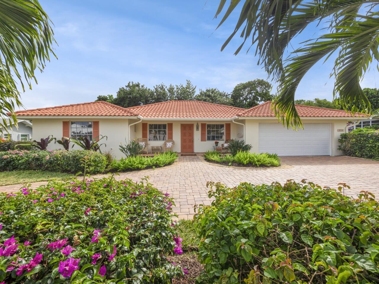 8574 Southeast Seagrape Way Hobe Sound, FL 33455 - Photo 27 of 38 Plenty of parking