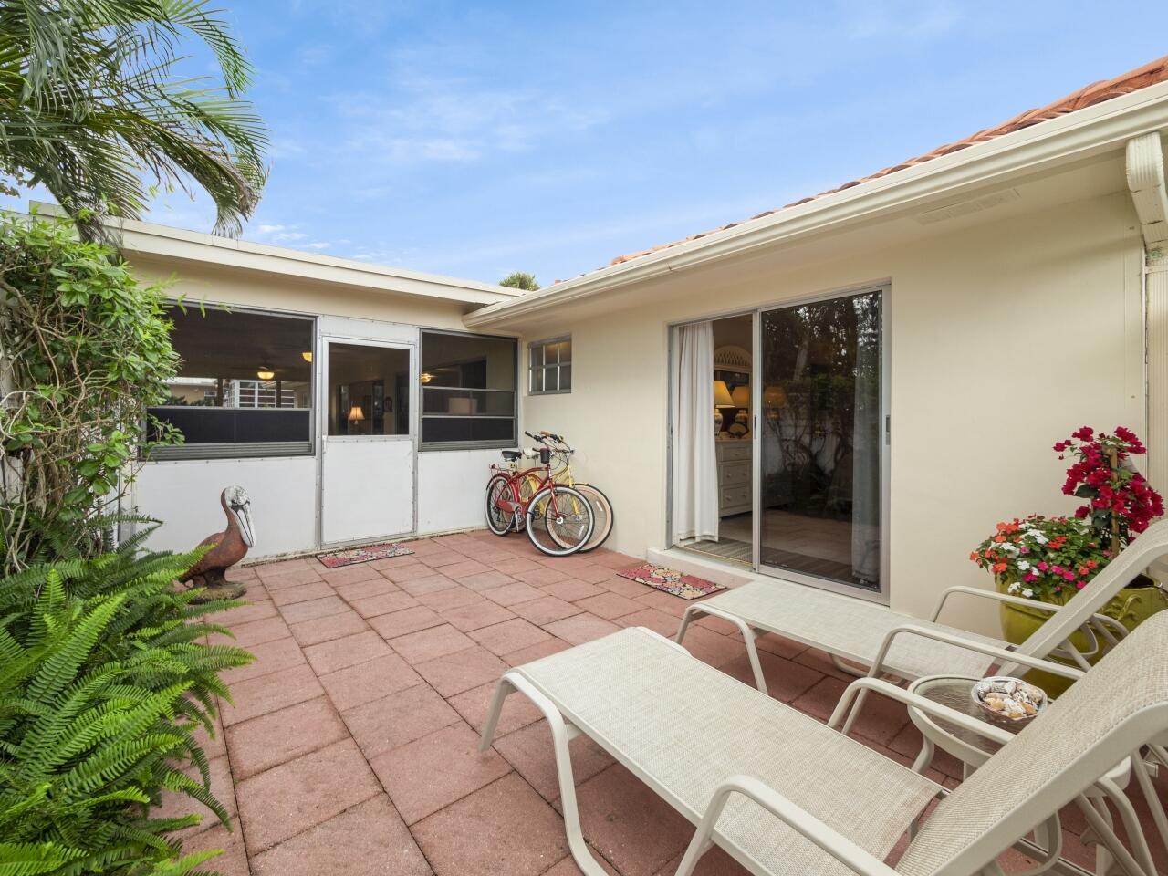 8574 Southeast Seagrape Way Hobe Sound, FL 33455 - Photo 28 of 38 Cosy back patio