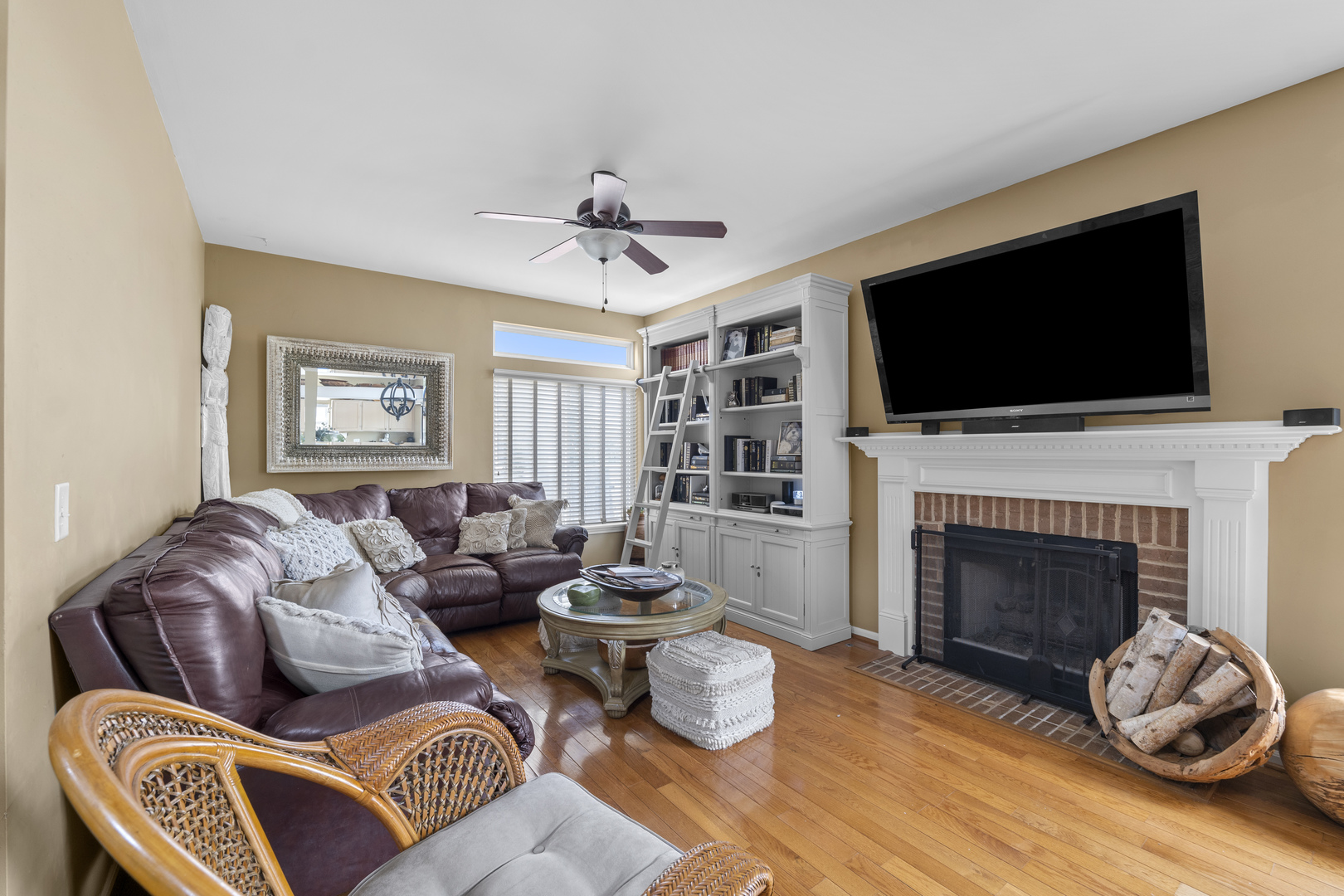 291 South Wildspring Road Round Lake, IL 60073 - Photo 2 of 26 Gallery Image 2