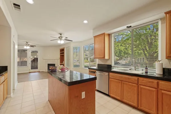 $804,000 | 1300 Eastlake Circle, Tracy, CA 95304