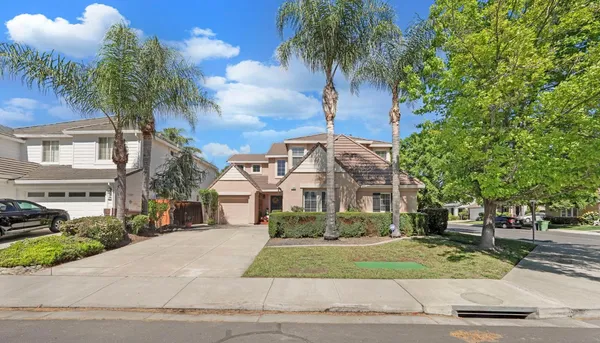 $804,000 | 1300 Eastlake Circle, Tracy, CA 95304