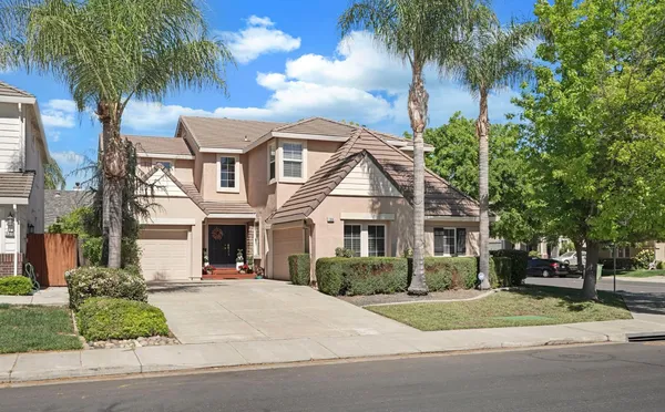 $804,000 | 1300 Eastlake Circle, Tracy, CA 95304