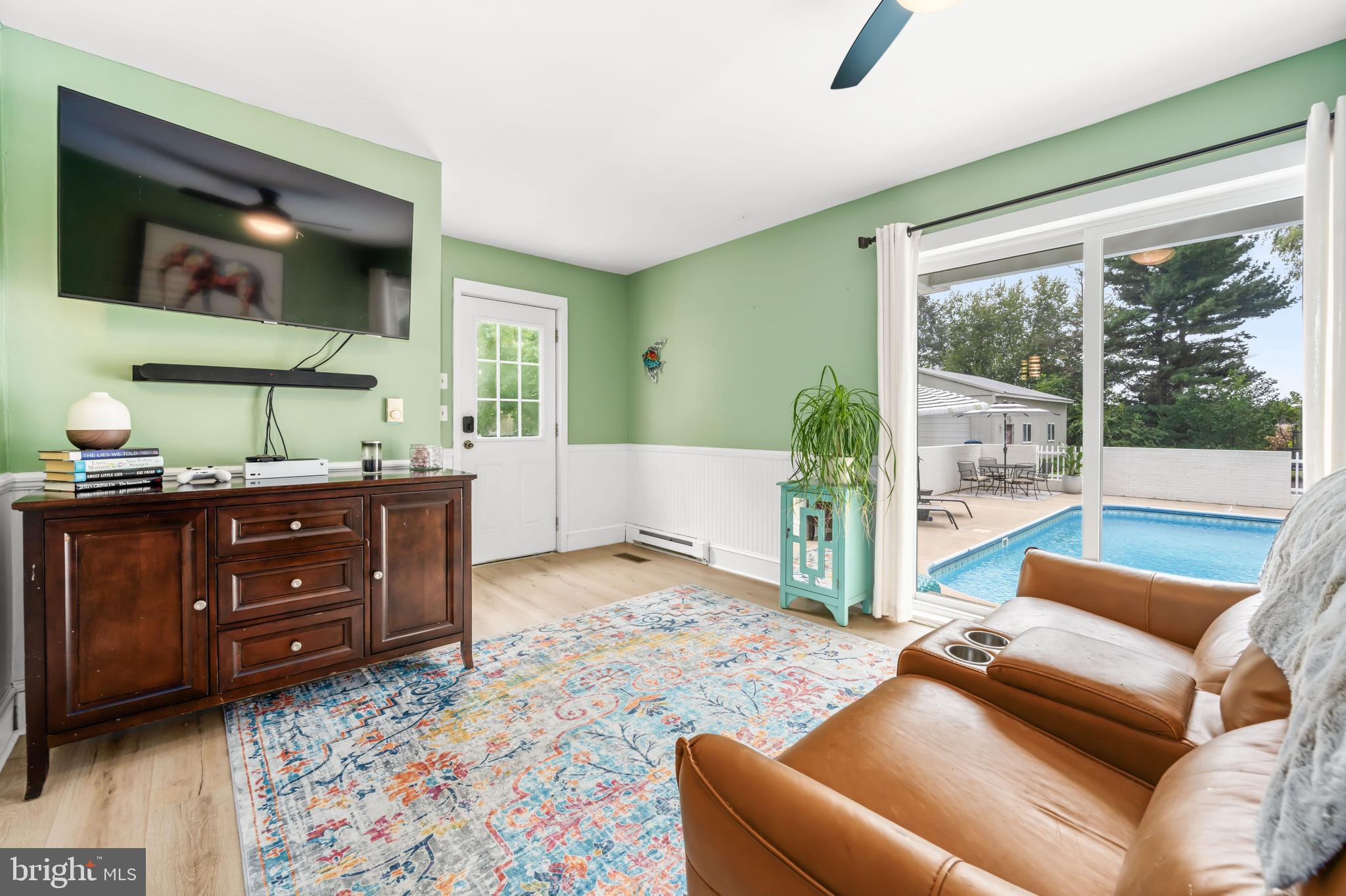 7653 Broad Neck Road Chestertown, MD 21620 - Photo 24 of 39 a living room with furniture