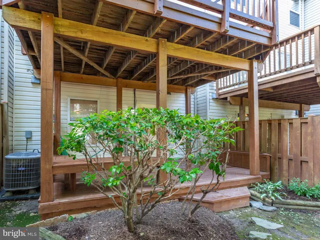 $3,800 | 6704 Dorothy Giles Court, Alexandria, VA 22315