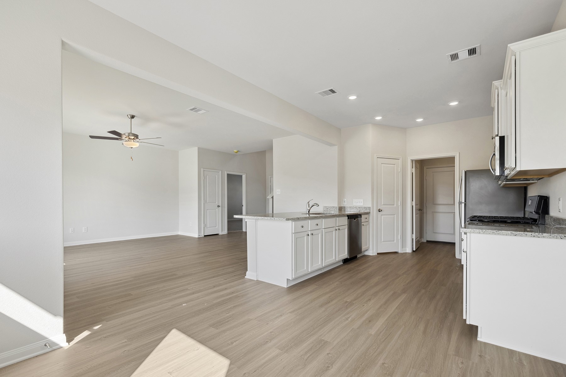709 Jasmine Ridge Lane Waller, TX 77484 - Photo 6 of 18