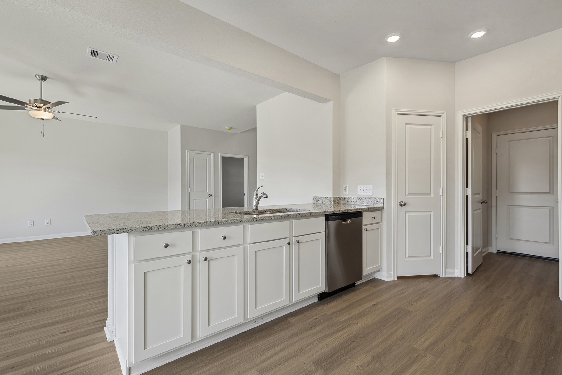 709 Jasmine Ridge Lane Waller, TX 77484 - Photo 8 of 18