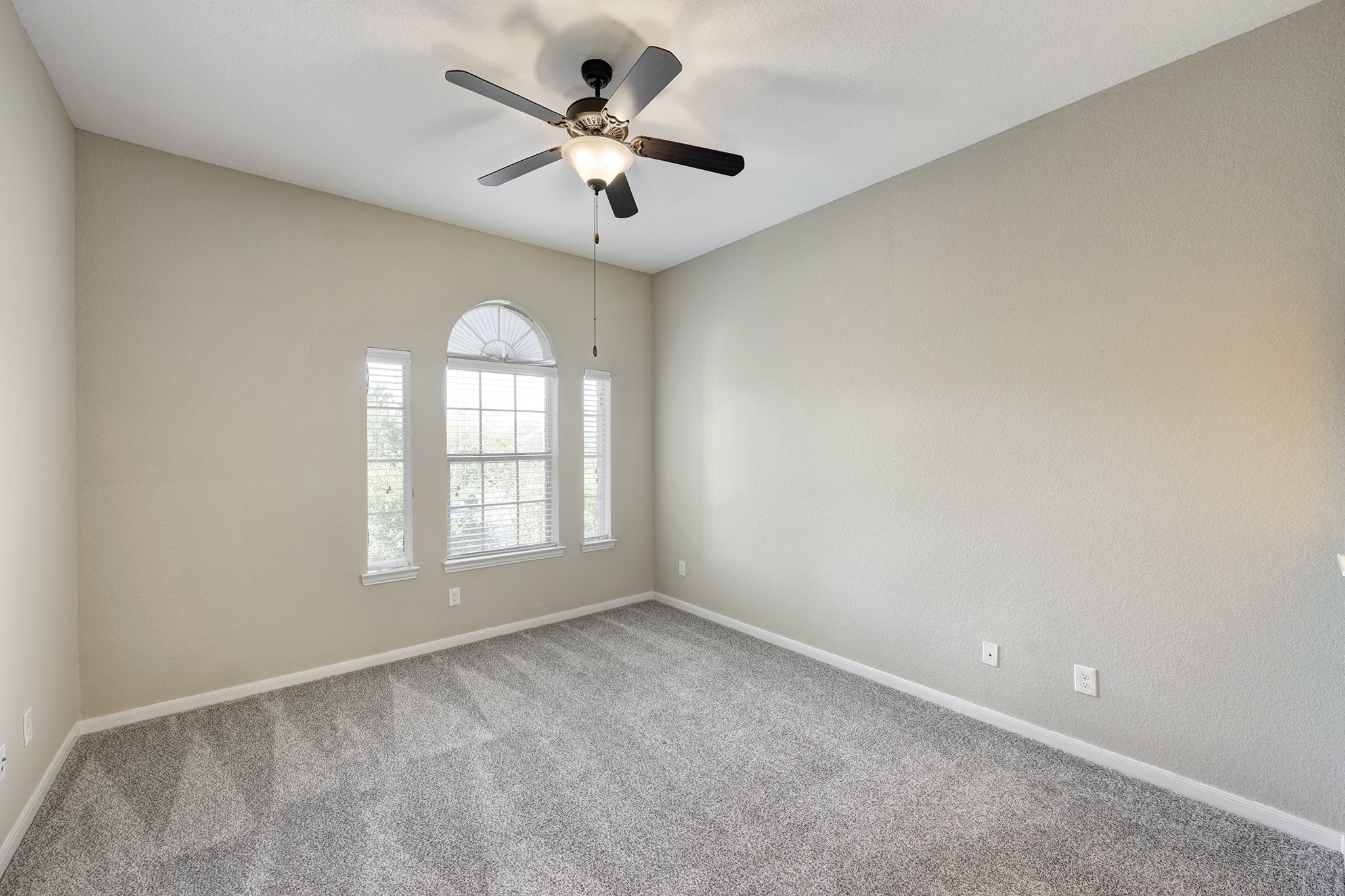 11 Red Wagon Drive Spring, TX 77389 - Photo 23 of 32 Secondary bedroom 2.