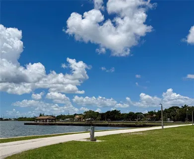 $395,000 | 315 South Bermuda Boulevard, Tampa, FL 33605