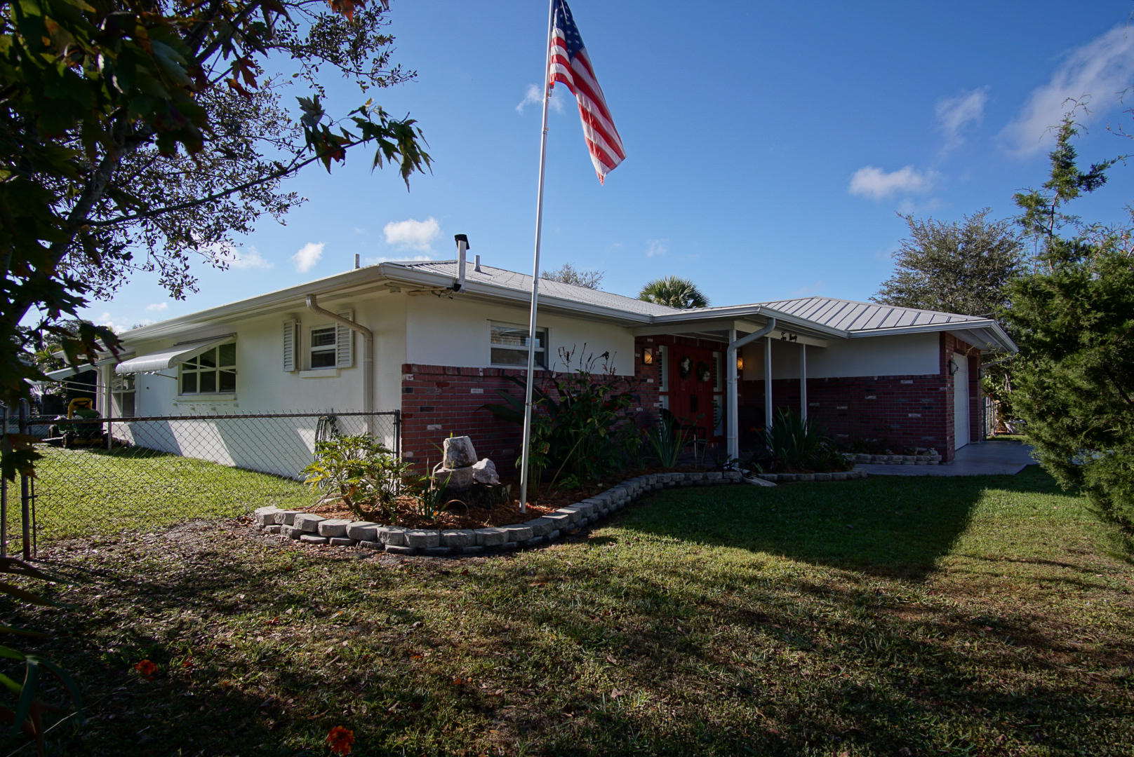 290 Southwest Harbor Street Stuart, FL 34997 - Photo 24 of 35 01583939-3750-4DEC-8947-98A897B63626