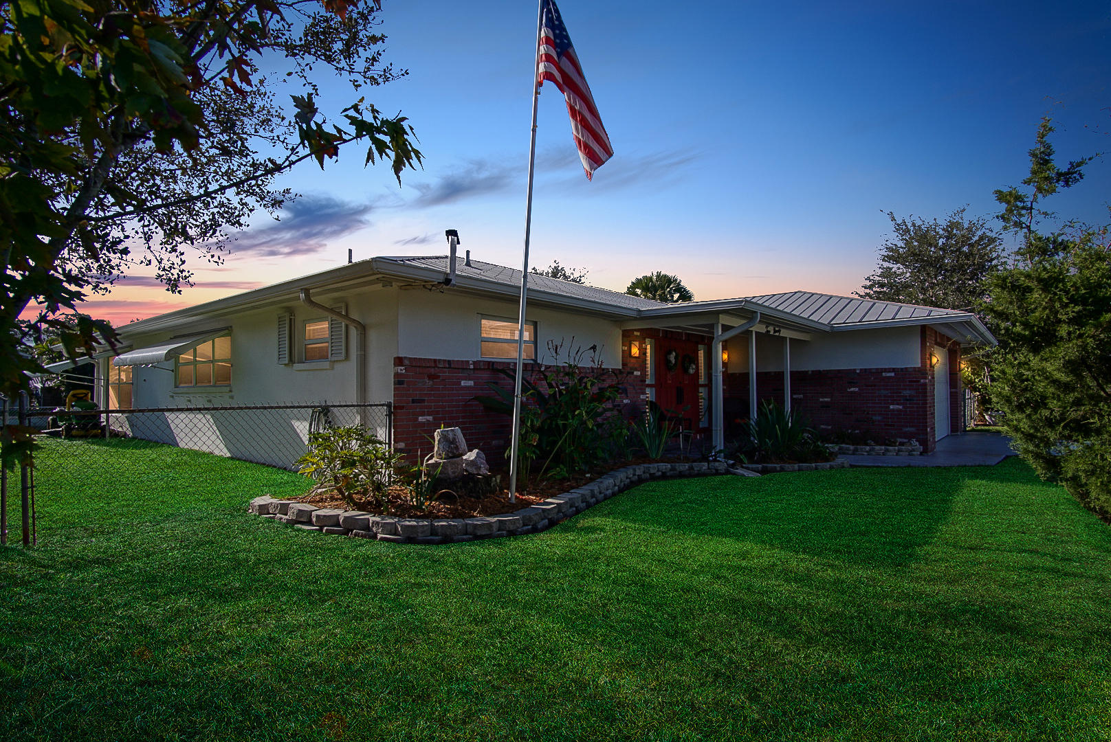 290 Southwest Harbor Street Stuart, FL 34997 - Photo 26 of 35 01583939-3750-4DEC-8947-98A897B6362226
