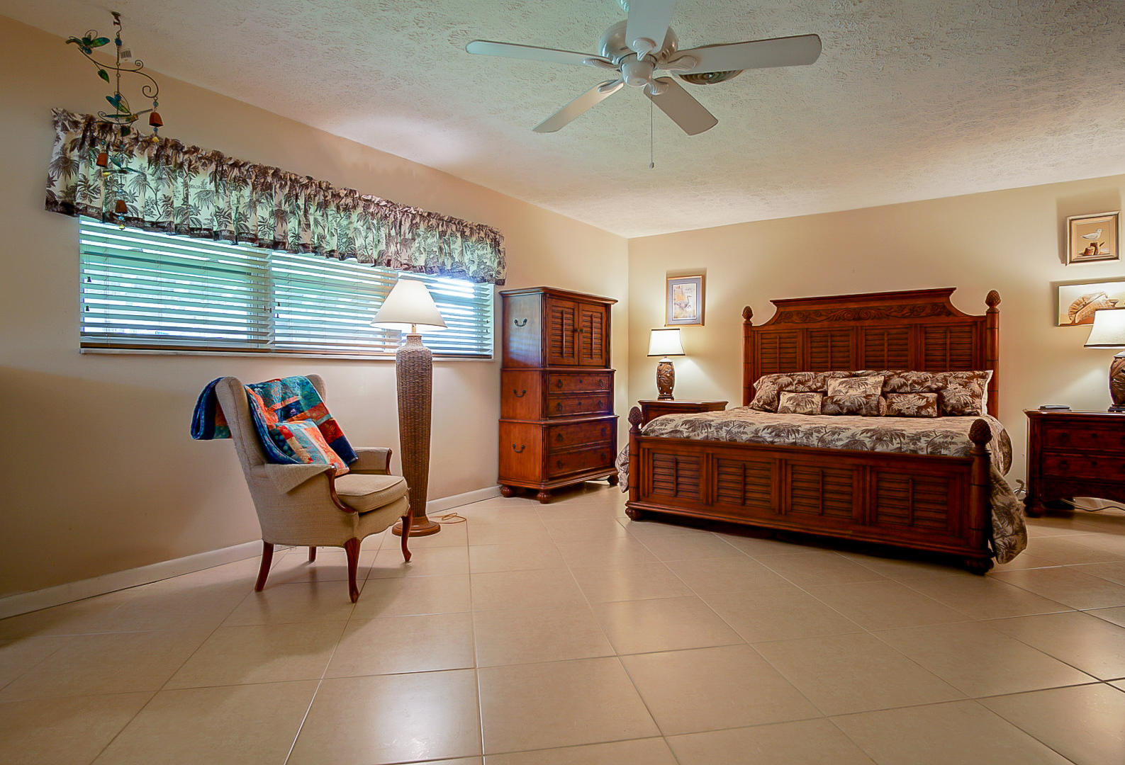 290 Southwest Harbor Street Stuart, FL 34997 - Photo 5 of 35 3318DF8C-00AB-4202-96DB-1C90FE1E1425