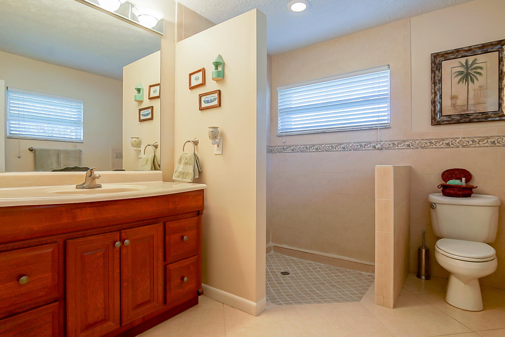 290 Southwest Harbor Street Stuart, FL 34997 - Photo 7 of 35 E919C87A-0FE8-4B56-8B9C-971146C35D4C