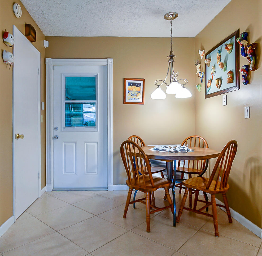 290 Southwest Harbor Street Stuart, FL 34997 - Photo 10 of 35 D6A99556-5954-4374-97E6-11DE8696902A