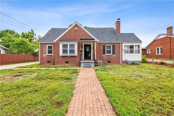 $255,000 | 902 Wentworth Street, Reidsville, NC 27320