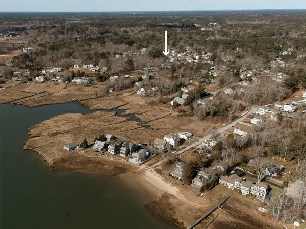 $1,100,000 | 9 Puritan Way, Duxbury, MA 02332