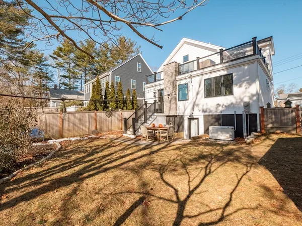 $1,100,000 | 9 Puritan Way, Duxbury, MA 02332