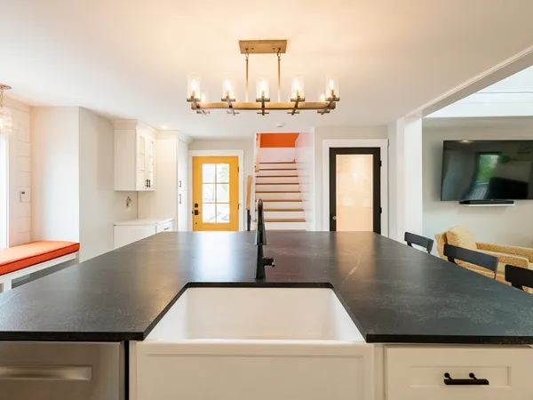 $1,100,000 | 9 Puritan Way, Duxbury, MA 02332