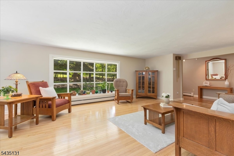 18 Stiles Road Warren, NJ 07059 - Photo 6 of 36