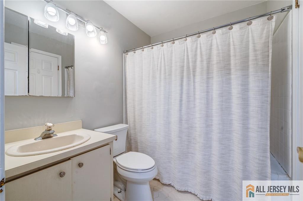 70 Percival Court Old Bridge, NJ 08857 - Photo 14 of 33