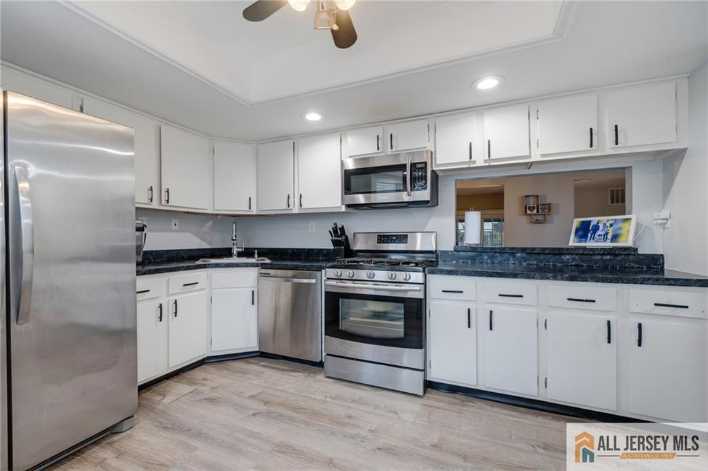 70 Percival Court Old Bridge, NJ 08857 - Photo 7 of 33