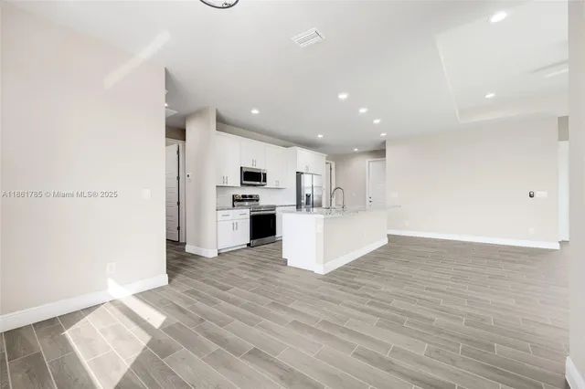 $319,000 | 5044 Wildgoose Circle, LaBelle, FL 33935