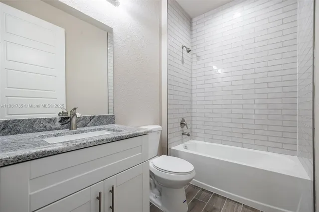 $319,000 | 5044 Wildgoose Circle, LaBelle, FL 33935