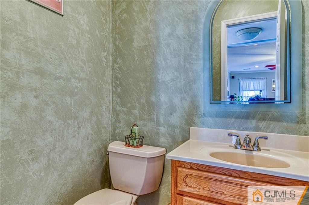 522 Halsey Road North Brunswick, NJ 08902 - Photo 17 of 31 Gallery Image 17