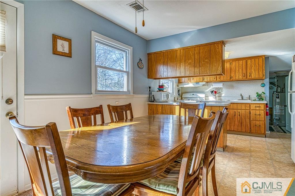522 Halsey Road North Brunswick, NJ 08902 - Photo 9 of 31 Gallery Image 9