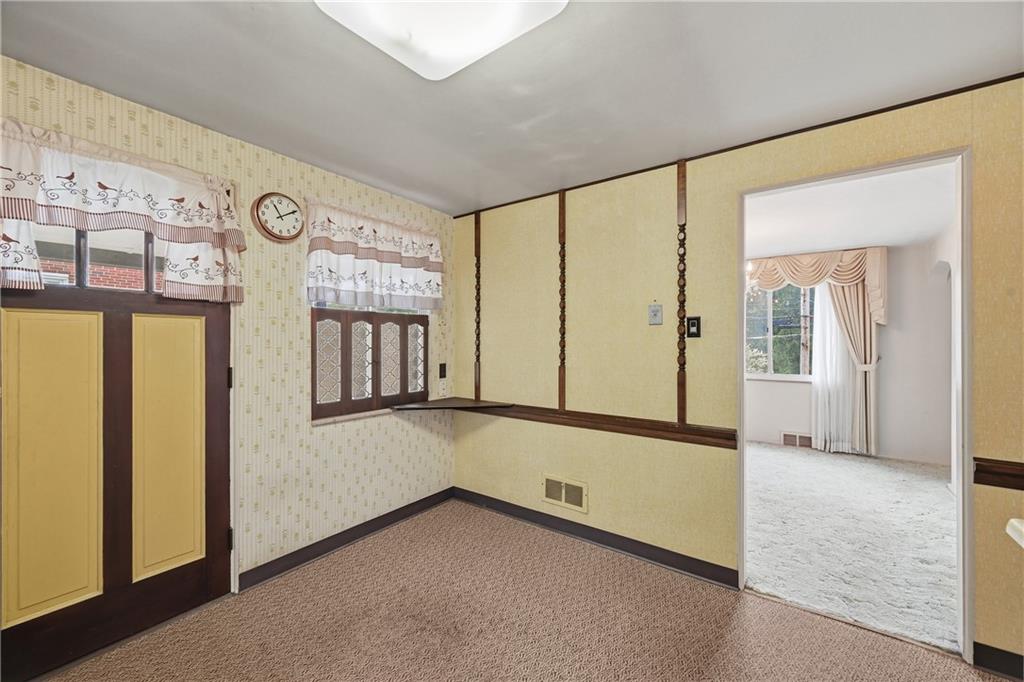 824 Vilsack Road Glenshaw, PA 15116 - Photo 15 of 44 a view of an entryway