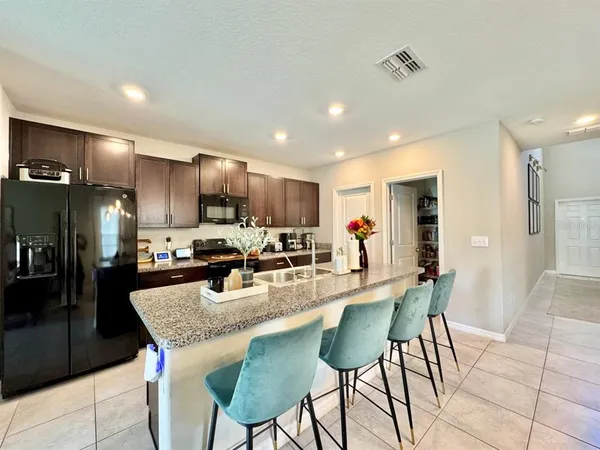 $3,200 | 7309 Canterbury Bells Court, Tampa, FL 33619