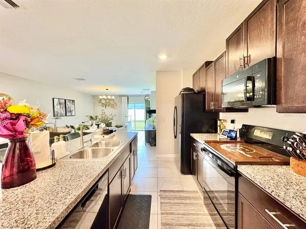 $3,200 | 7309 Canterbury Bells Court, Tampa, FL 33619