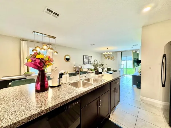 $3,200 | 7309 Canterbury Bells Court, Tampa, FL 33619