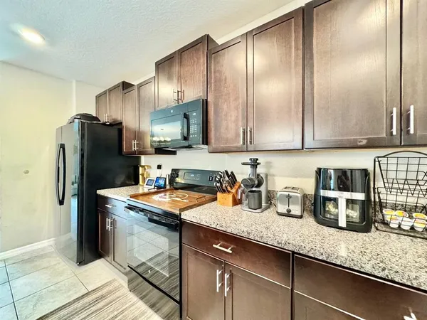 $3,200 | 7309 Canterbury Bells Court, Tampa, FL 33619