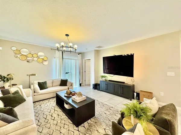 $3,200 | 7309 Canterbury Bells Court, Tampa, FL 33619