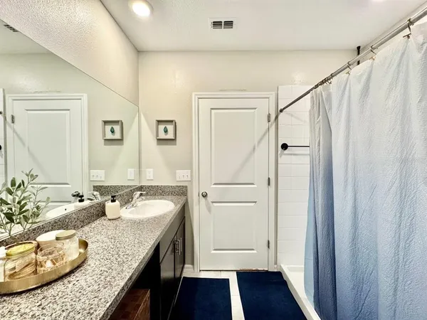 $3,200 | 7309 Canterbury Bells Court, Tampa, FL 33619