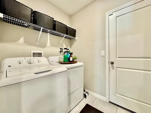 $3,200 | 7309 Canterbury Bells Court, Tampa, FL 33619