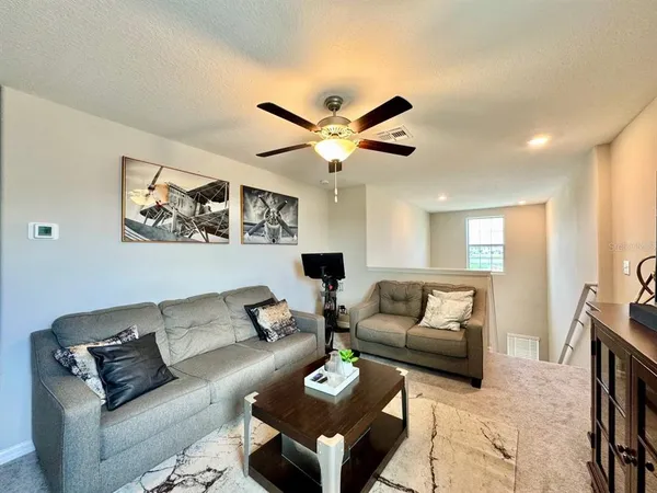$3,200 | 7309 Canterbury Bells Court, Tampa, FL 33619