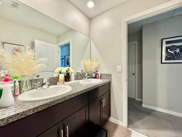 $3,200 | 7309 Canterbury Bells Court, Tampa, FL 33619