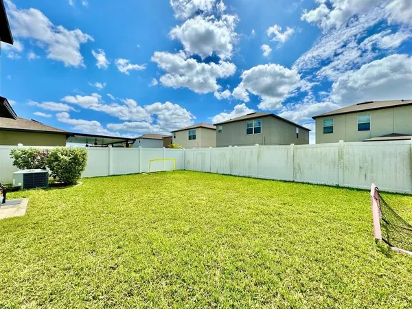 $3,200 | 7309 Canterbury Bells Court, Tampa, FL 33619